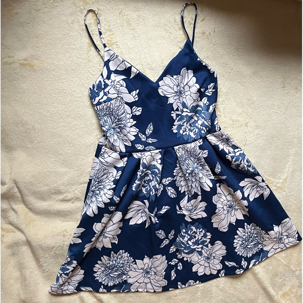 Blue Dress - Picture 2 of 7